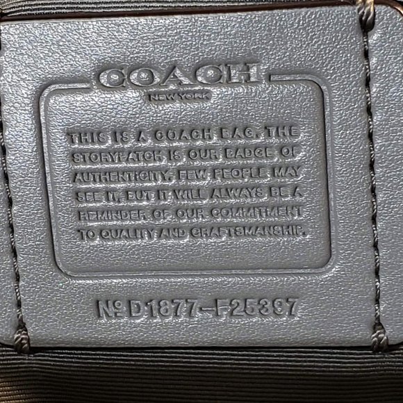 Coach-crossgrain Brook mini, carry all hand bag, like new. w/crossbody strap - Picture 6 of 14